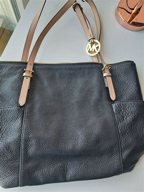 michael kors tasche schwarz gebraucht|Michael Kors discontinued satchels.